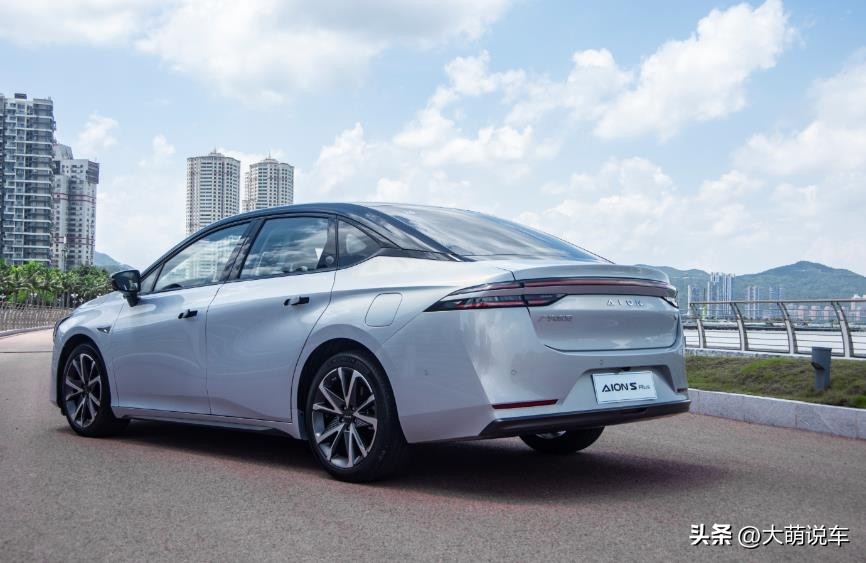配置很顶 价格很美_大萌说车_2023年02月10日_微头条-今日头条